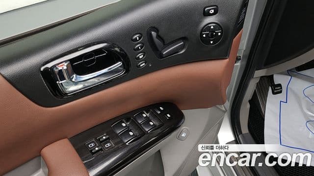 Kia Carnival R President, 2012 13