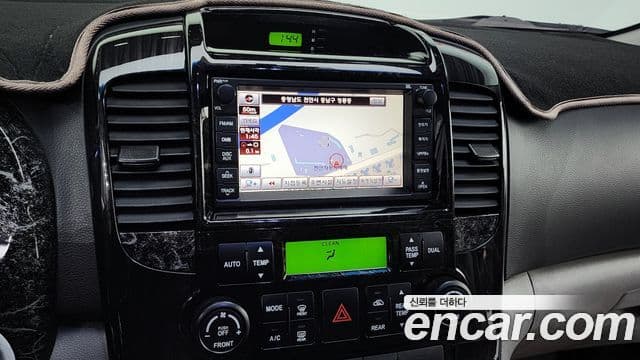 Kia Carnival R President, 2012 16