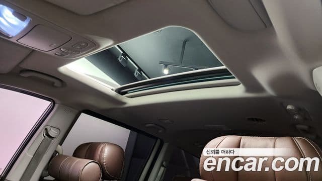 Kia Carnival R President, 2012 17