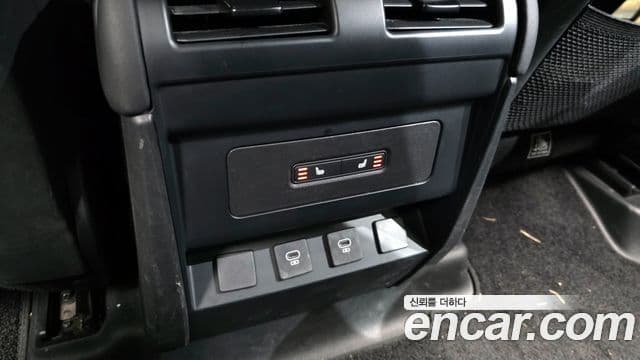 Land Rover Defender (L663) 110 D250 SE, 2024 19