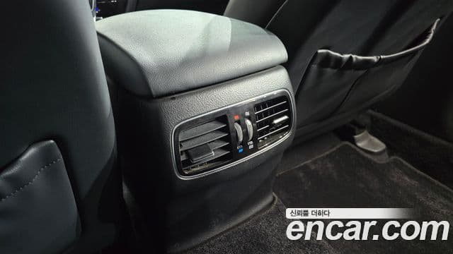 Hyundai Genesis Special, 2013 17