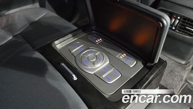 Hyundai Genesis Special, 2013 18