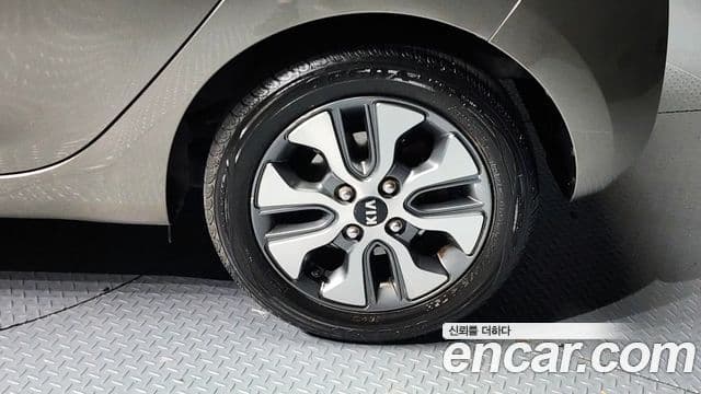 Kia The / новый New Morning Luxury, 2016 все фото