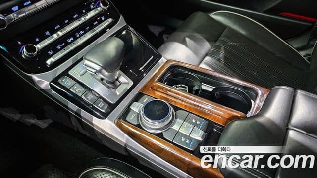 Genesis EQ900 Prestige, 2016 9