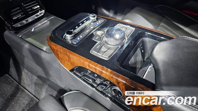 Genesis EQ900 Prestige, 2016 18