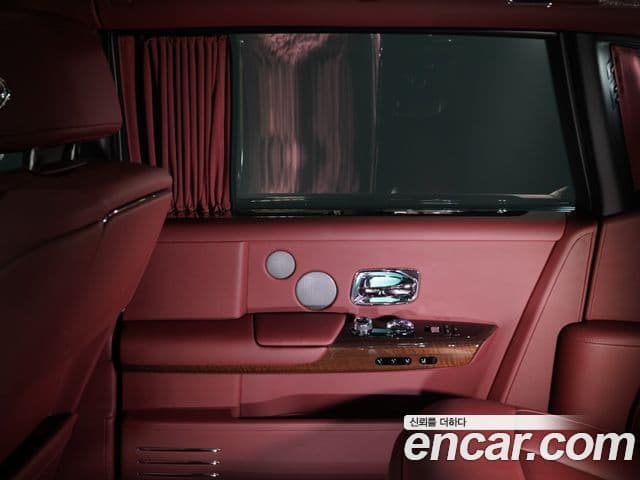 Rolls-Royce 팬텀 6.7 EWB V12, 2022 17
