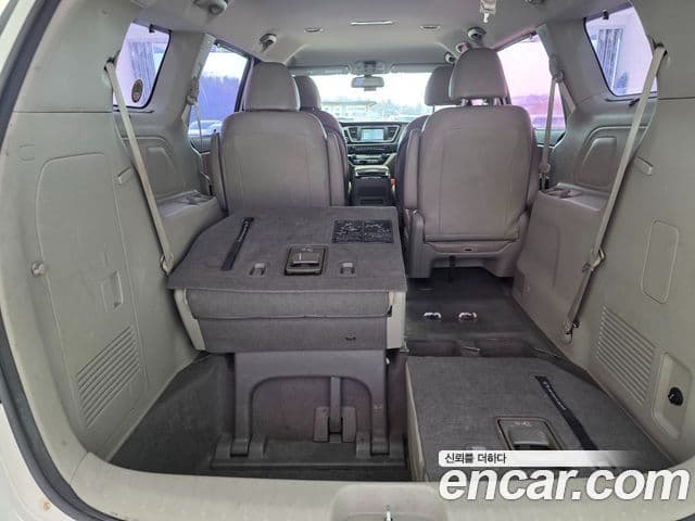 Kia All New Carnival Magic Space, 2018 18
