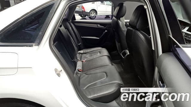 Audi New A4 B8, 2010 11