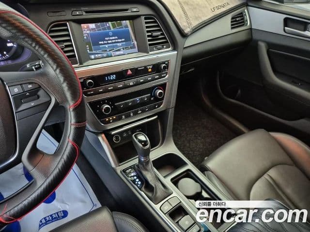 Hyundai LF Sonata Special, 2016 10