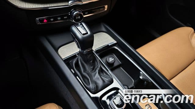 Volvo XC60 2세대 D5 Inscription, 2018 9