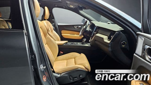 Volvo XC60 2세대 D5 Inscription, 2018 10