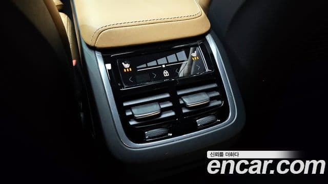 Volvo XC60 2세대 D5 Inscription, 2018 17