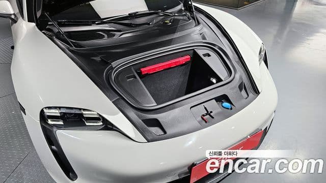 Porsche 타이칸 4S, 2023 6