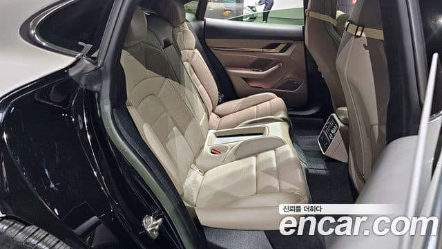 Porsche 타이칸 4S, 2023 12