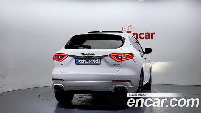 Maserati Levante 3.0 дизель AWD GranLusso, 2018 4