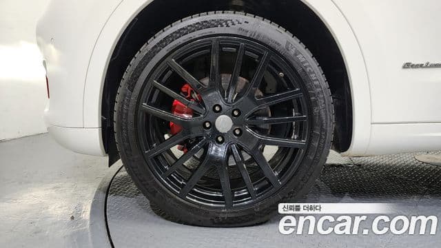 Maserati Levante 3.0 дизель AWD GranLusso, 2018 все фото