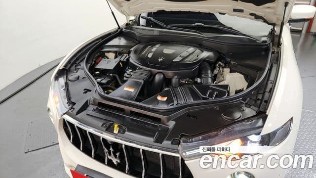 Maserati Levante 3.0 дизель AWD GranLusso, 2018 6