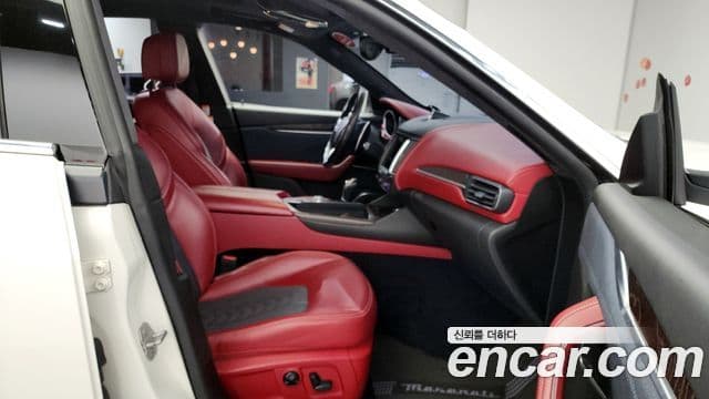 Maserati Levante 3.0 дизель AWD GranLusso, 2018 12