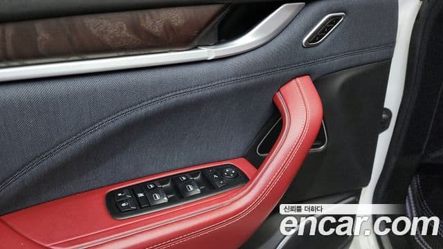 Maserati Levante 3.0 дизель AWD GranLusso, 2018 14