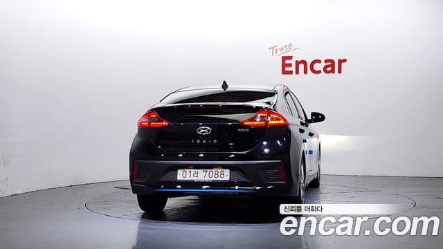 Hyundai Ioniq гибрид, 2019 4