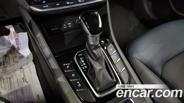 Hyundai Ioniq гибрид, 2019 9