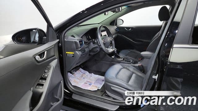 Hyundai Ioniq гибрид, 2019 10