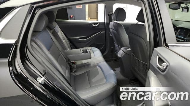 Hyundai Ioniq гибрид, 2019 12