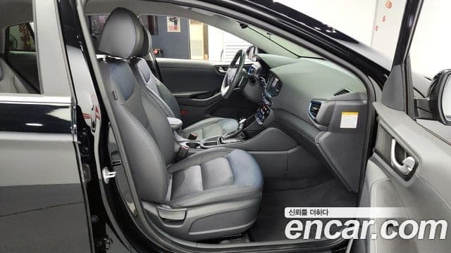 Hyundai Ioniq гибрид, 2019 13