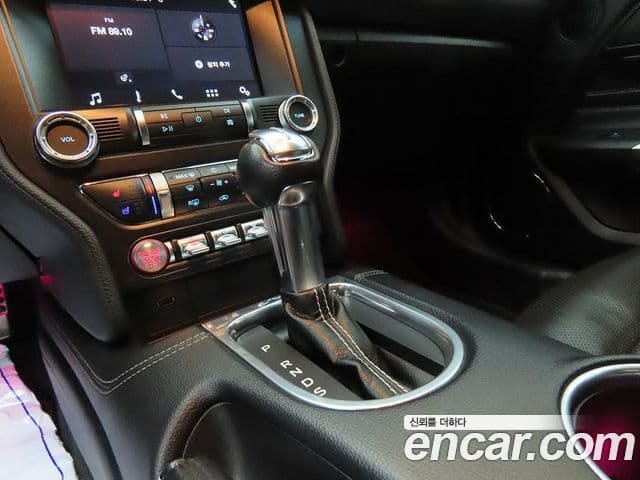 Ford Mustang кабриолет, 2019 10