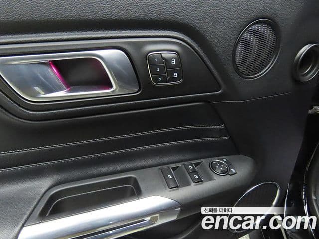 Ford Mustang кабриолет, 2019 15