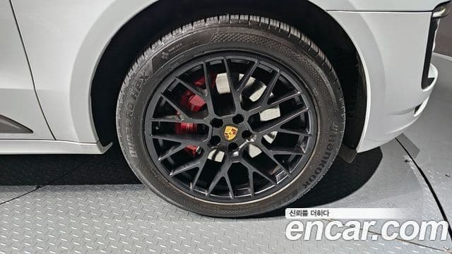 Porsche Macan 95B, 2017 все фото