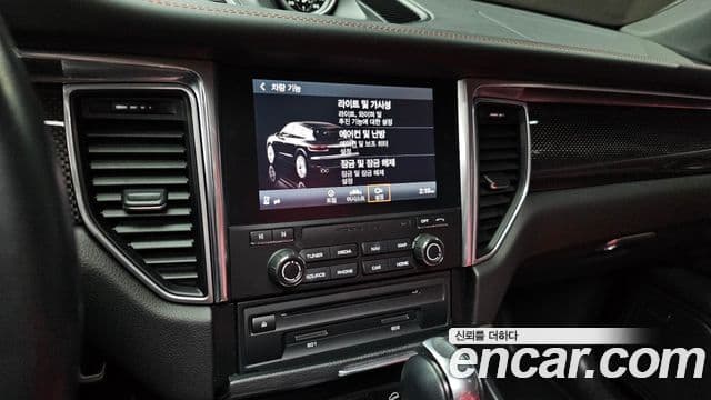 Porsche Macan 95B, 2017 14