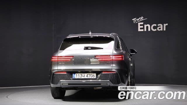 Genesis GV70, 2021 4