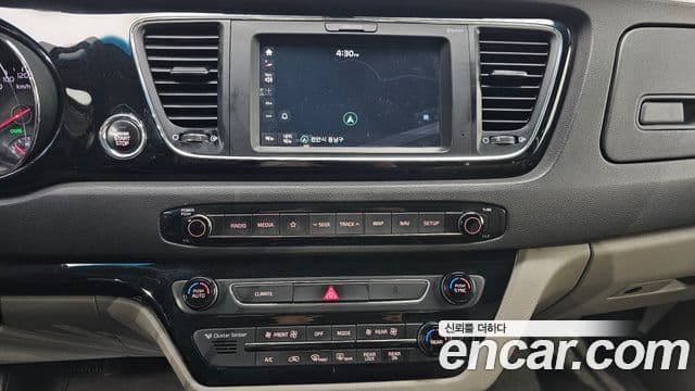 Kia All New Carnival Magic Space, 2018 15