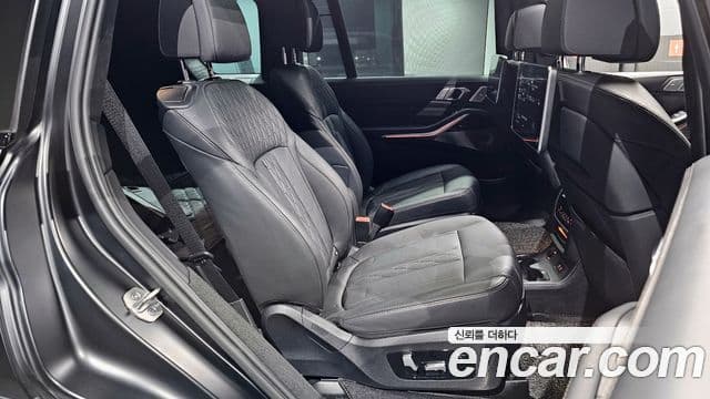 BMW X7 (G07) M50i Frozen чёрный Edition 6인승, 2022 12