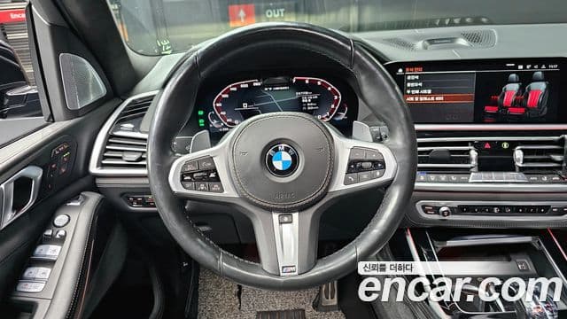 BMW X7 (G07) M50i Frozen чёрный Edition 6인승, 2022 14