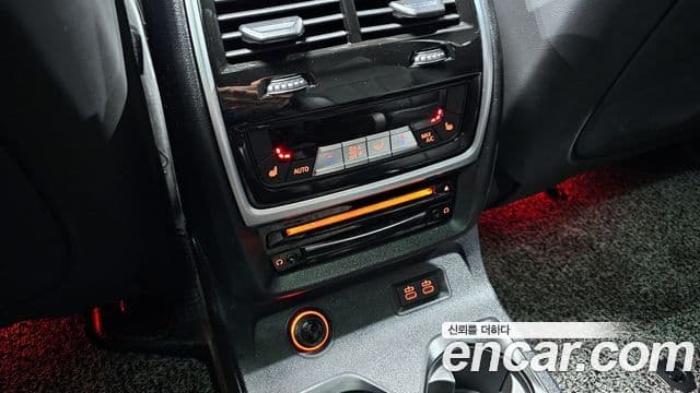 BMW X7 (G07) M50i Frozen чёрный Edition 6인승, 2022 18