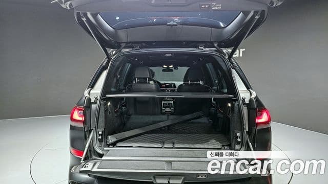 BMW X7 (G07) M50i Frozen чёрный Edition 6인승, 2022 19