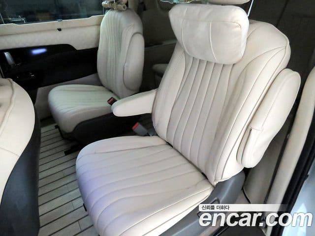 Kia Carnival 4세대 бензин 9인승 High Limousine(компания по спецнадстройкам), 2023 17