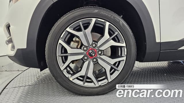 Kia Seltos Signature, 2021 все фото