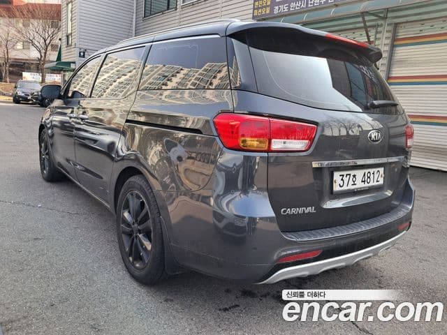 Kia All New Carnival Prestige, 2018 3