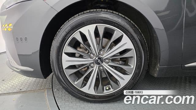 Kia K8 гибрид Noblesse, 2022 все фото