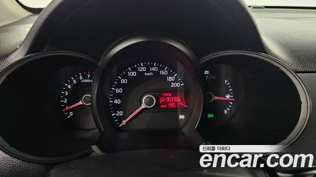 Kia All New Morning Deluxe Trendy, 2014 8