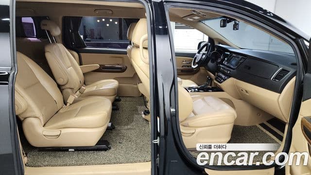 Kia All New Carnival Prestige, 2015 11