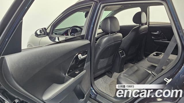 Kia Niro Prestige, 2017 11