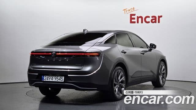 Toyota 크라운 кроссовер, 2023 2