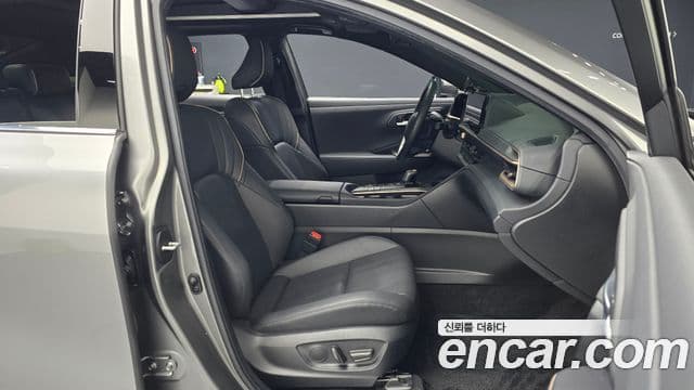 Toyota 크라운 кроссовер, 2023 10