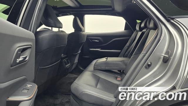 Toyota 크라운 кроссовер, 2023 12