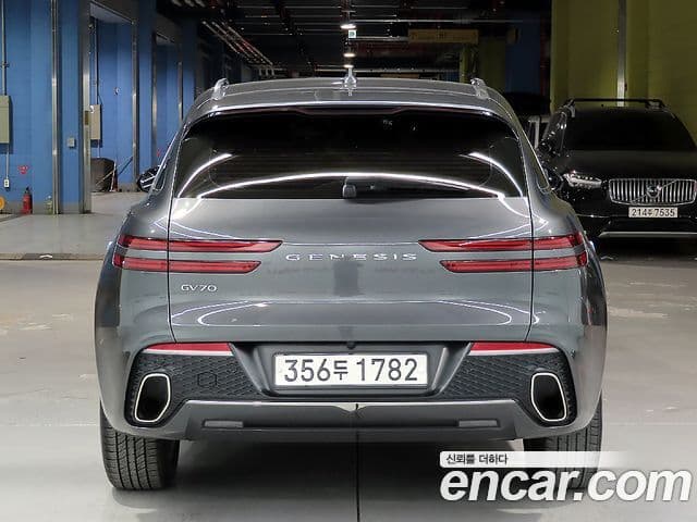 Genesis GV70, 2021 3