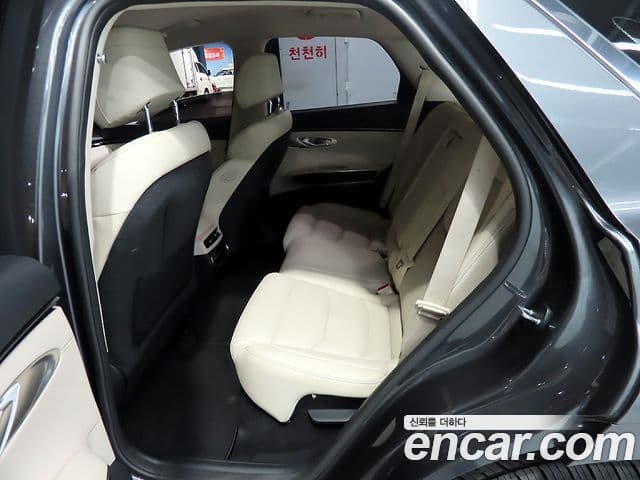 Genesis GV70, 2021 7